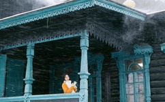 女子带婴儿到网吧打游戏